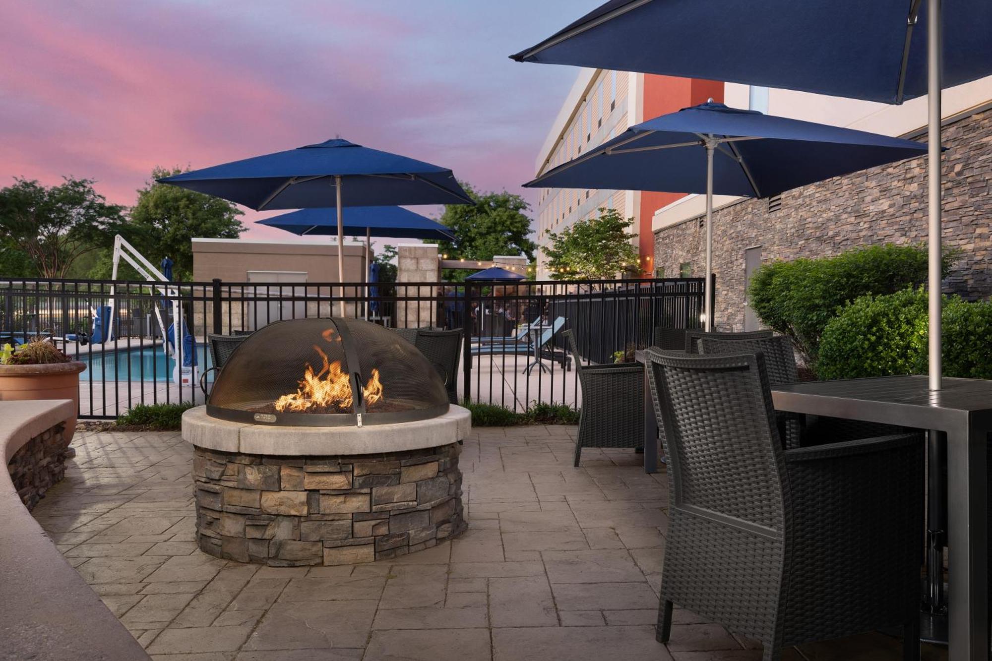 Hampton Inn & Suites Huntsville Research Park Area Экстерьер фото