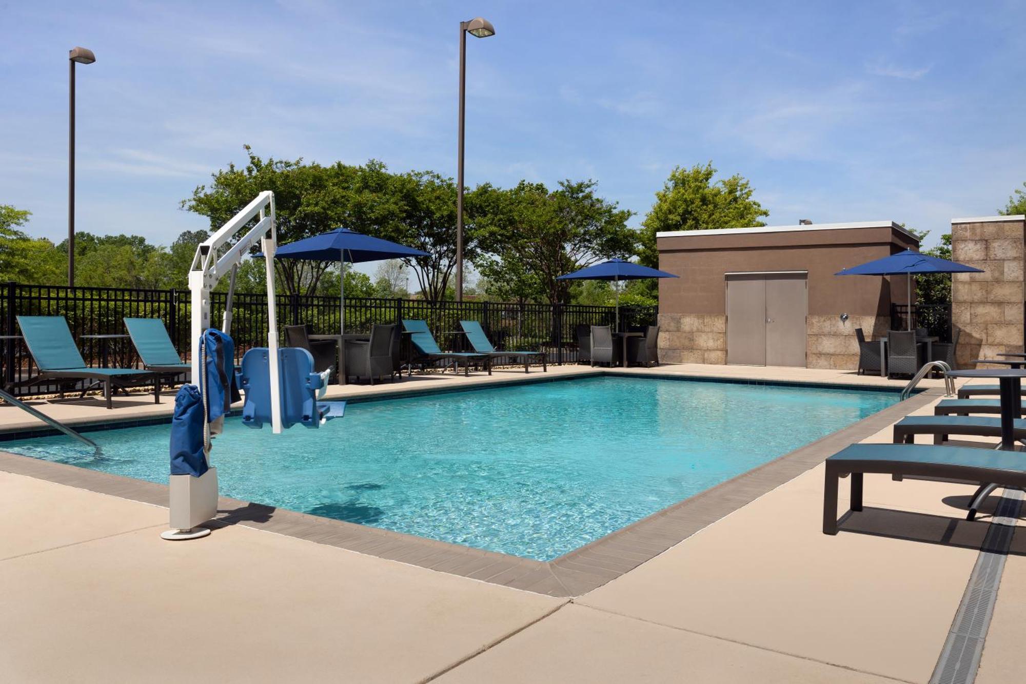 Hampton Inn & Suites Huntsville Research Park Area Экстерьер фото